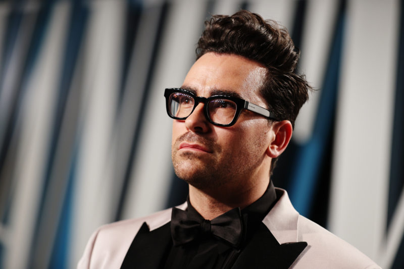 Dan Levy's Tux at the Oscars Afterparty Had a Hidden Message From a Canadian Poet